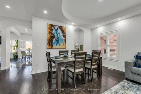 8 Young Garden Crescent, Brampton, ON L6Y 6A4
