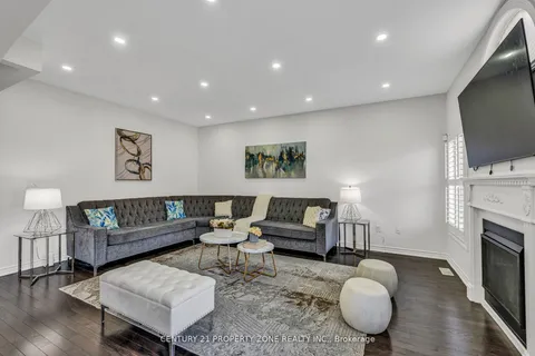 8 Young Garden Crescent, Brampton, ON L6Y 6A4
