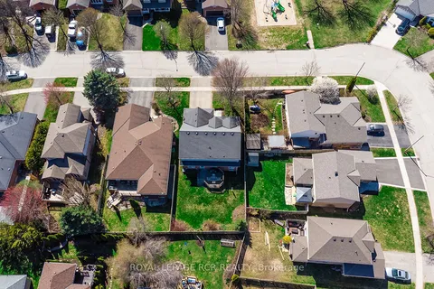 222 Walsh Crescent, Orangeville, ON L9W 4T1