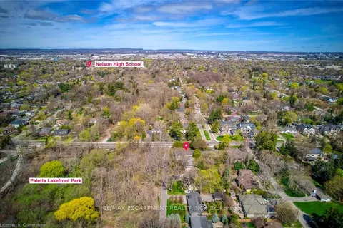 4306 Lakeshore Road, Burlington, ON L7L 1A8
