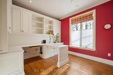 1283 Lindburgh Court, Mississauga, ON L5H 4J2