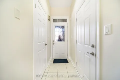 8 Icefall Road, Caledon, ON L7C 3T6