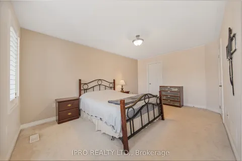 8 Icefall Road, Caledon, ON L7C 3T6
