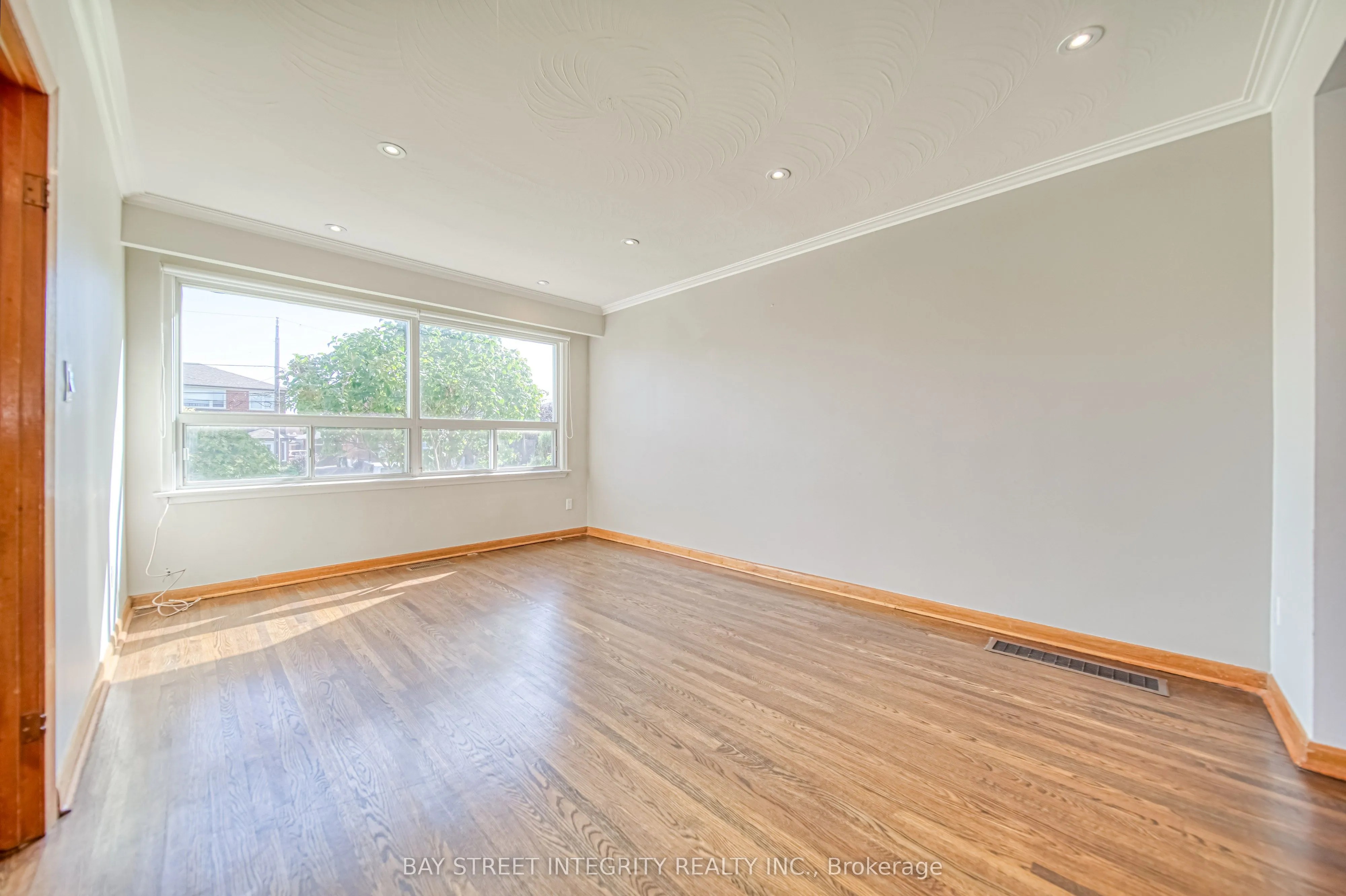 12 Martini Drive, Toronto, ON M6M 4X5