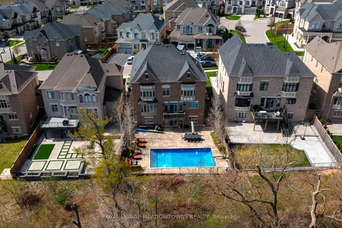 60 Adamsville Road, Brampton, ON L6X 2X4