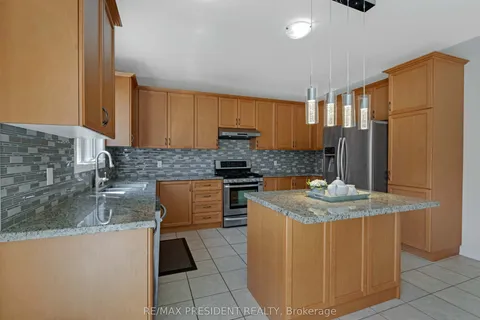 7 Wellpark Way, Brampton, ON L6P 3Z6