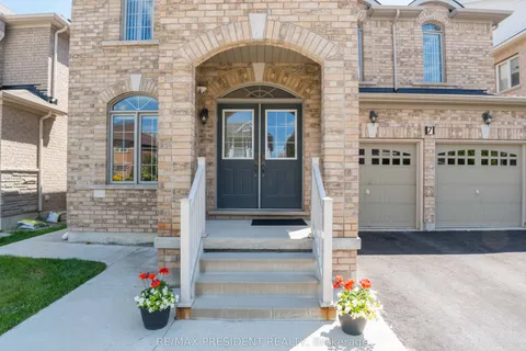 7 Wellpark Way, Brampton, ON L6P 3Z6