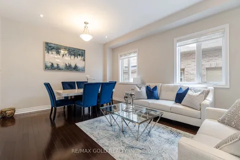 11 Carl Finlay Drive, Brampton, ON L6P 4E2