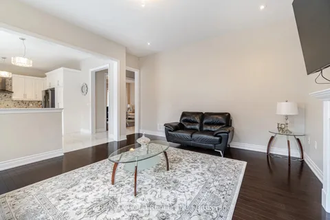 11 Carl Finlay Drive, Brampton, ON L6P 4E2