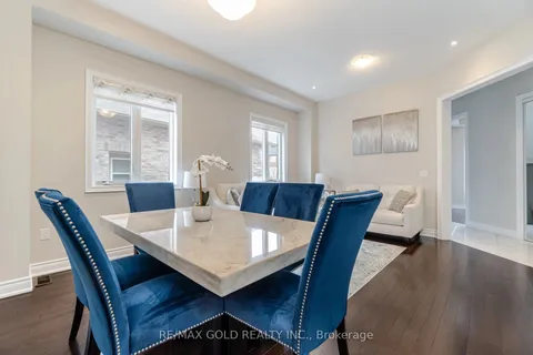 11 Carl Finlay Drive, Brampton, ON L6P 4E2