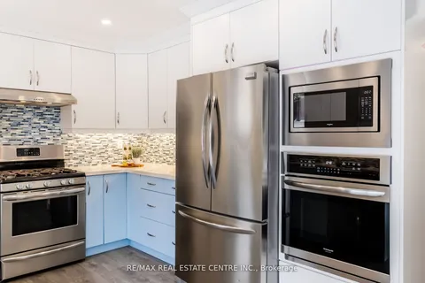 112 Ravenscliffe Court, Brampton, ON L6X 4P2