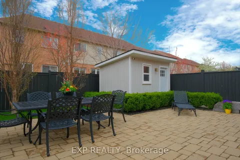 3305 Weatherford Road, Mississauga, ON L5M 7X8