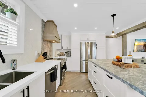 54 Primula Crescent, Toronto, ON M9L 1K2