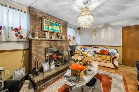 151 Cabernet Circle, Toronto, ON M9V 4Y7