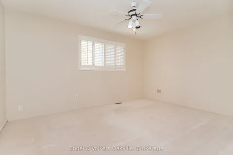 2247 Malden Court, Mississauga, ON L5K 1W4