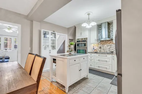 12 Porter Avenue, Toronto, ON M6N 2G9