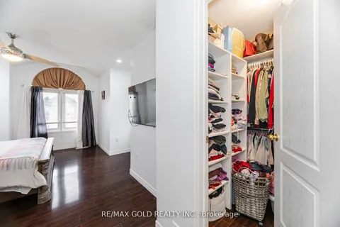 7 Creekwood Drive, Brampton, ON L7A 1G6