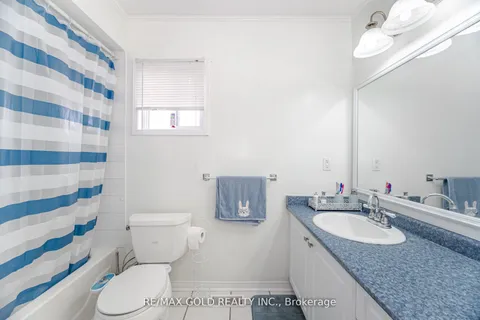 7 Creekwood Drive, Brampton, ON L7A 1G6