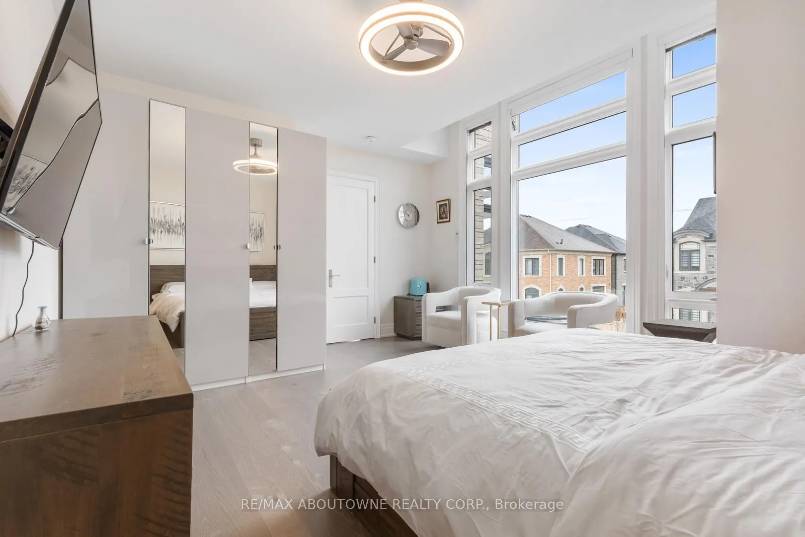 1217 Ironbridge Road, Oakville, ON L6M 5M5