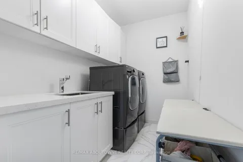 1217 Ironbridge Road, Oakville, ON L6M 5M5