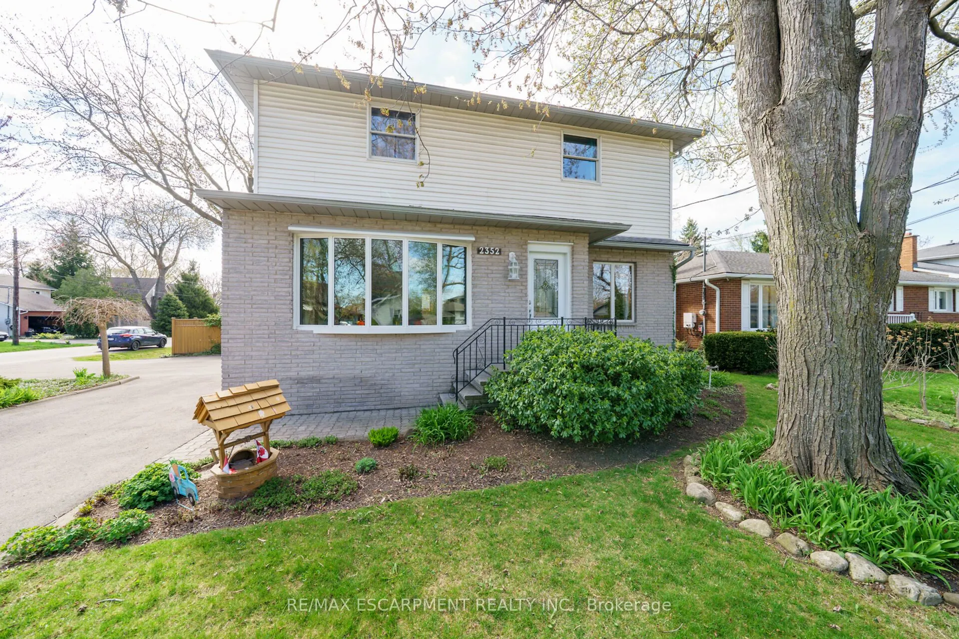 2352 BRINELL Avenue, Burlington, ON L7R 3P5