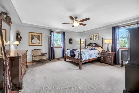 2352 BRINELL Avenue, Burlington, ON L7R 3P5