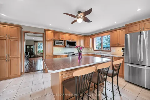 2352 BRINELL Avenue, Burlington, ON L7R 3P5