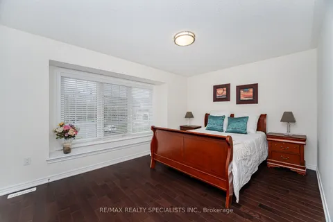 15 Cranwood Circle, Brampton, ON L6Y 0Y4