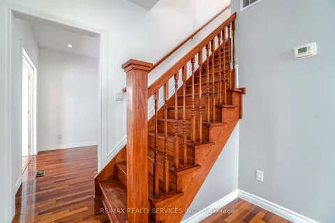 6 Trueman Street, Brampton, ON L6W 3A8