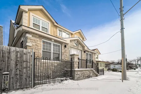 6 Trueman Street, Brampton, ON L6W 3A8
