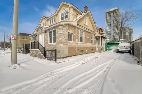 6 Trueman Street, Brampton, ON L6W 3A8