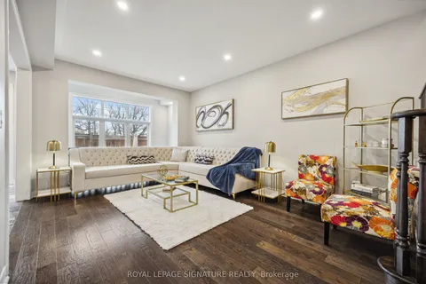 3275 Stalybridge Drive, Oakville, ON L6M 0L2