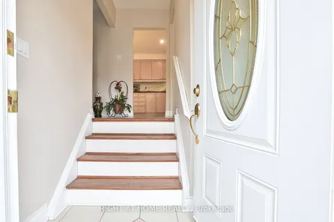 15 Tinton Crescent, Toronto, ON M9V 2H9