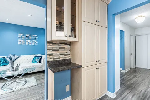 15 Beulah Street, Toronto, ON M9V 4S9