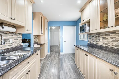 15 Beulah Street, Toronto, ON M9V 4S9