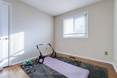 12 Parkend Avenue, Brampton, ON L6Y 1B2