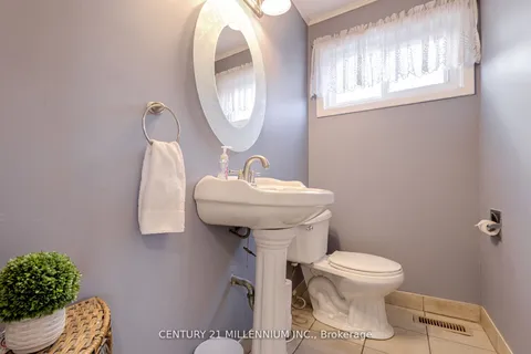 12 Parkend Avenue, Brampton, ON L6Y 1B2