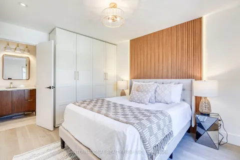 16 Paragon Road, Toronto, ON M9R 1J5