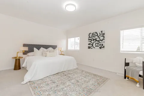 2452 Pathfinder Drive, Burlington, ON L7L 6X9