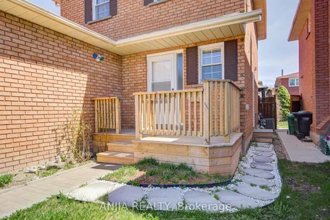 91 Dumfries Avenue, Brampton, ON L6Z 2X1