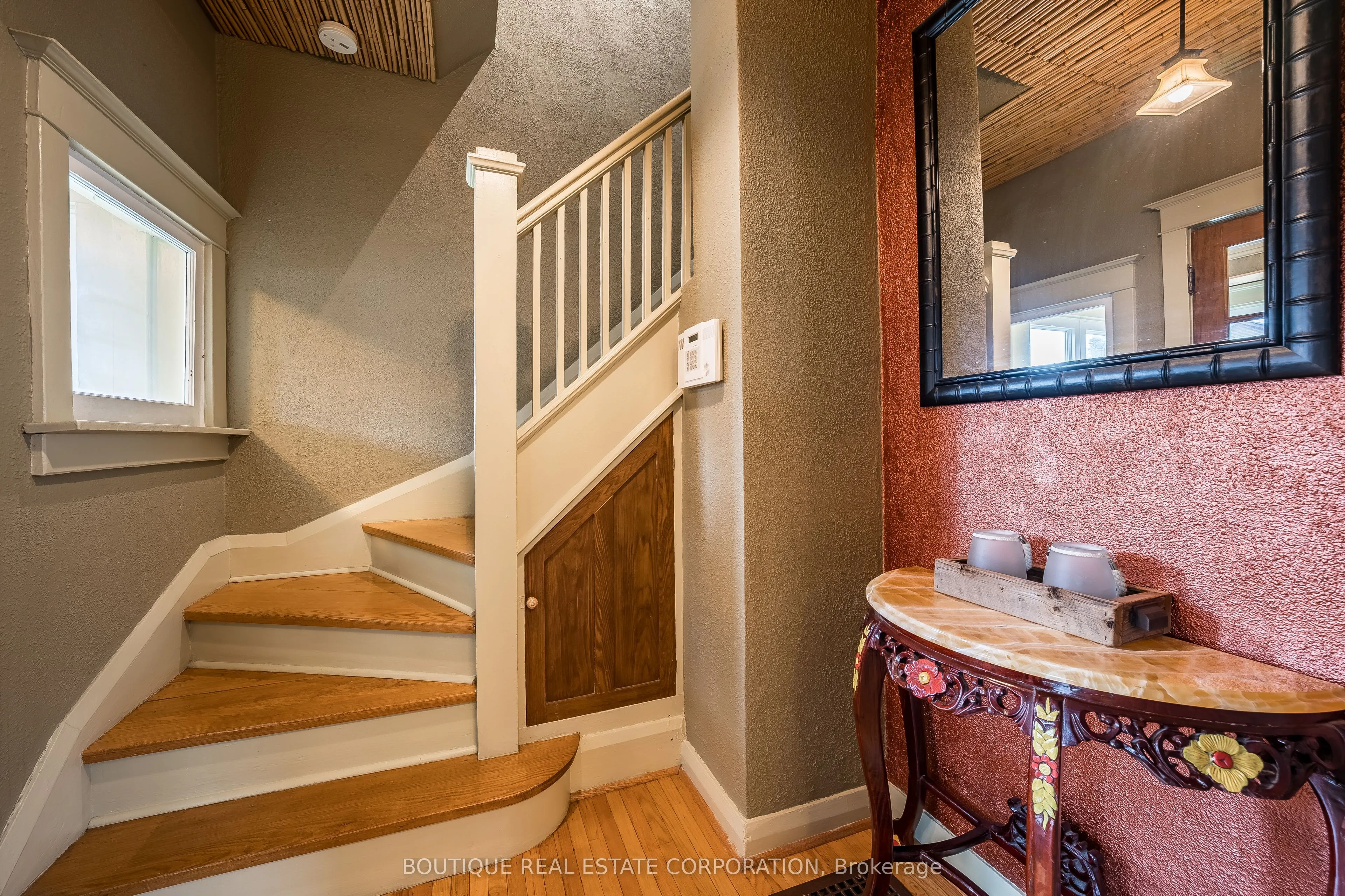 36 Frances Avenue, Toronto, ON M8Y 3K9
