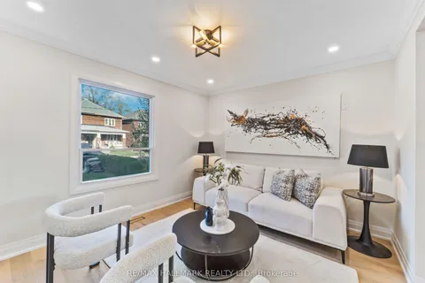 50 Watson Avenue, Toronto, ON M6S 4E1