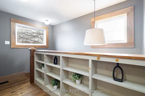 1302 Meredith Avenue, Mississauga, ON L5E 2E7