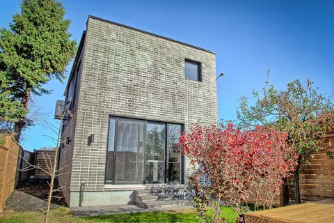 421 Silverthorn Avenue, Toronto, ON M6M 3H1