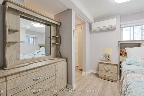 421 Silverthorn Avenue, Toronto, ON M6M 3H1
