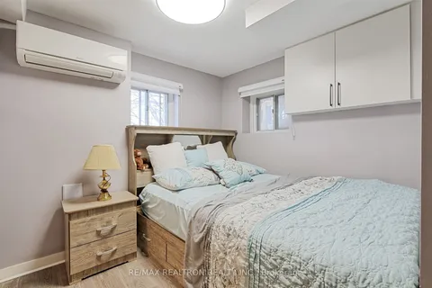 421 Silverthorn Avenue, Toronto, ON M6M 3H1