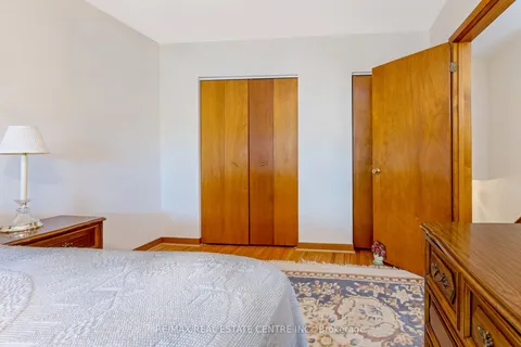 1344 STRATHY Avenue, Mississauga, ON L5E 2L2