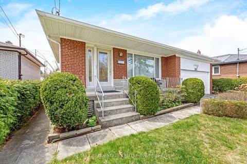 1344 STRATHY Avenue, Mississauga, ON L5E 2L2