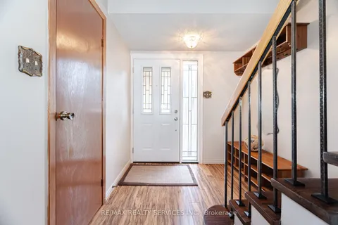 1951 Rathburn Road, Mississauga, ON L4W 2N9