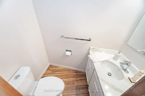 1951 Rathburn Road, Mississauga, ON L4W 2N9